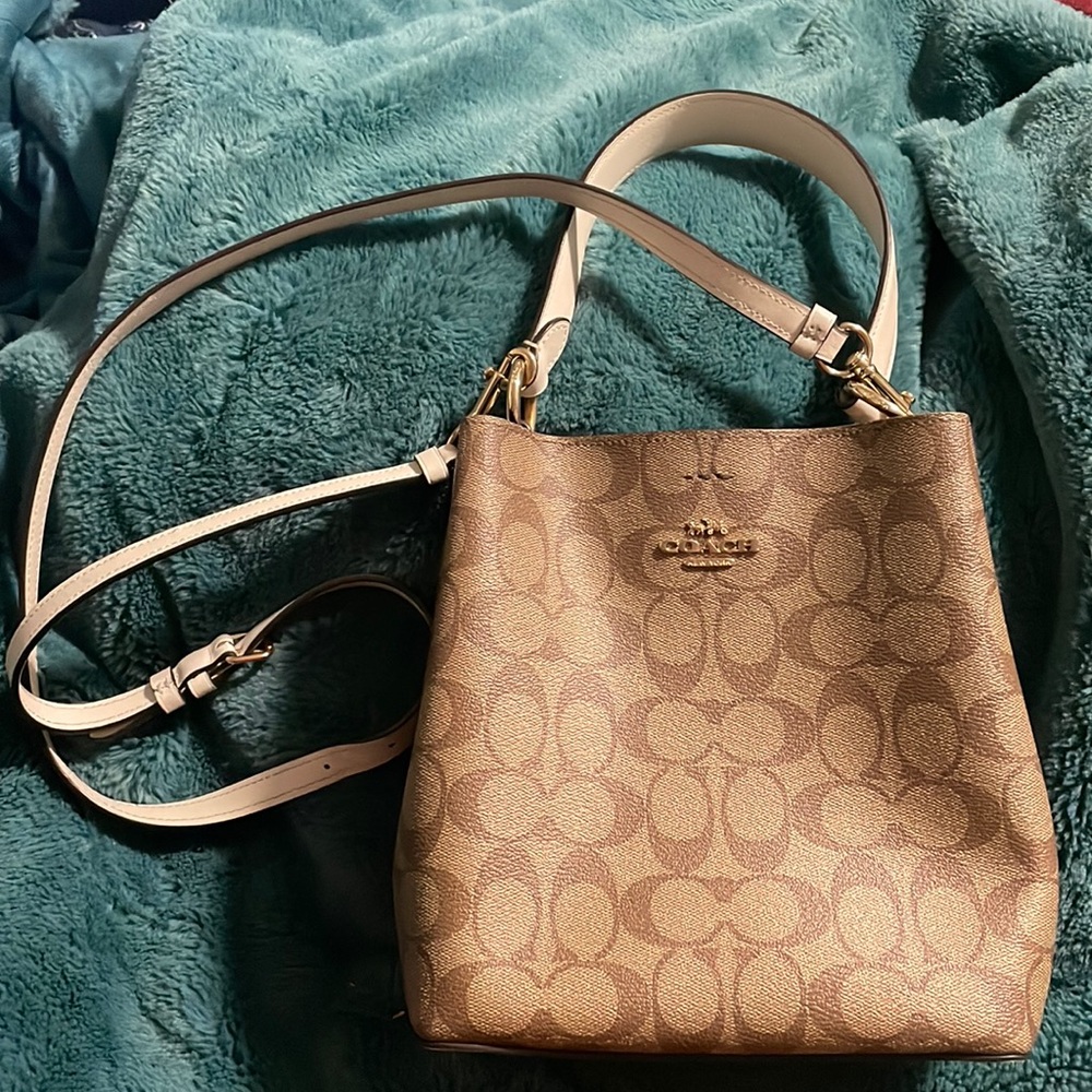 Coach crossbody small bucket bag